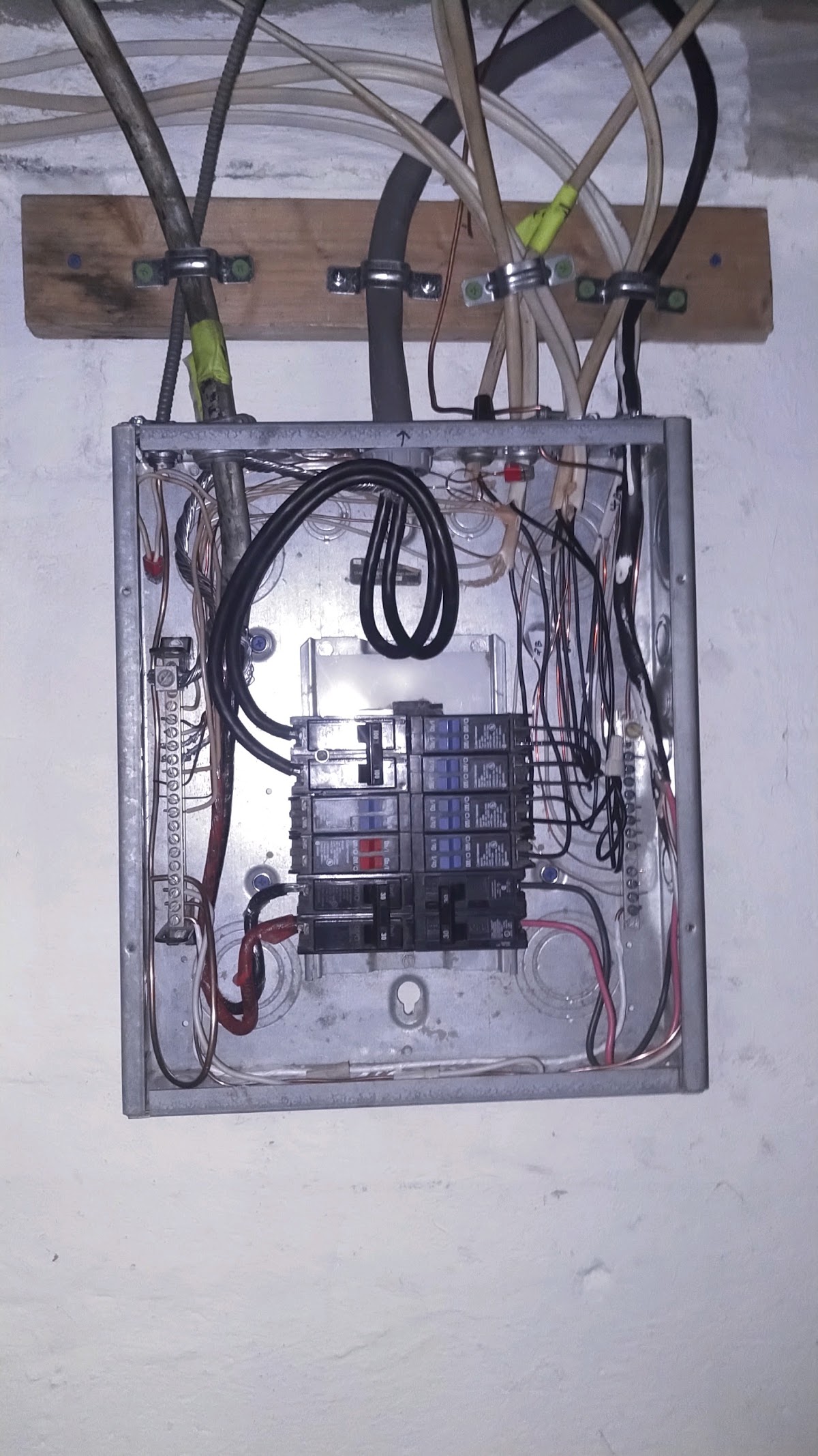 Electrical panel wiring